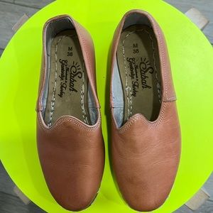 SABAH’s, the travel shoe, cool shoes. Men 38/7, fits womens 8-9 WIDE.